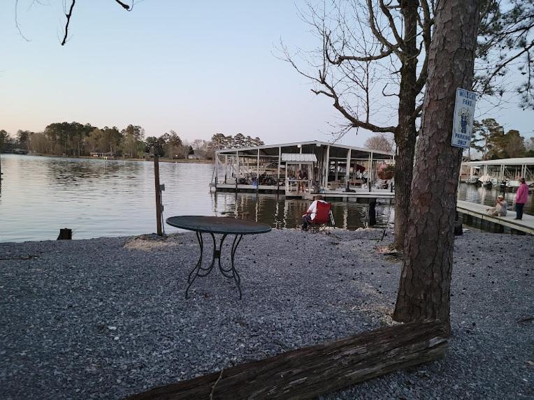 Bay Springs Country Inn & Marina Centre Εξωτερικό φωτογραφία